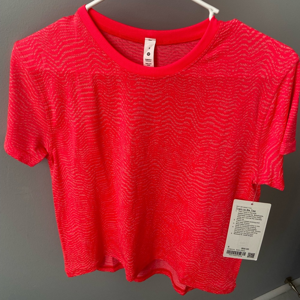 NWT Lululemon Train to be Tee size 6